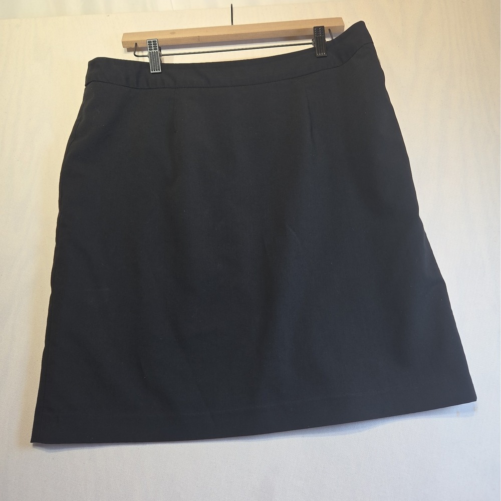 Jaclyn Smith Women's 14 Black A-Line Skirt Lined Back Slit Career Knee Length